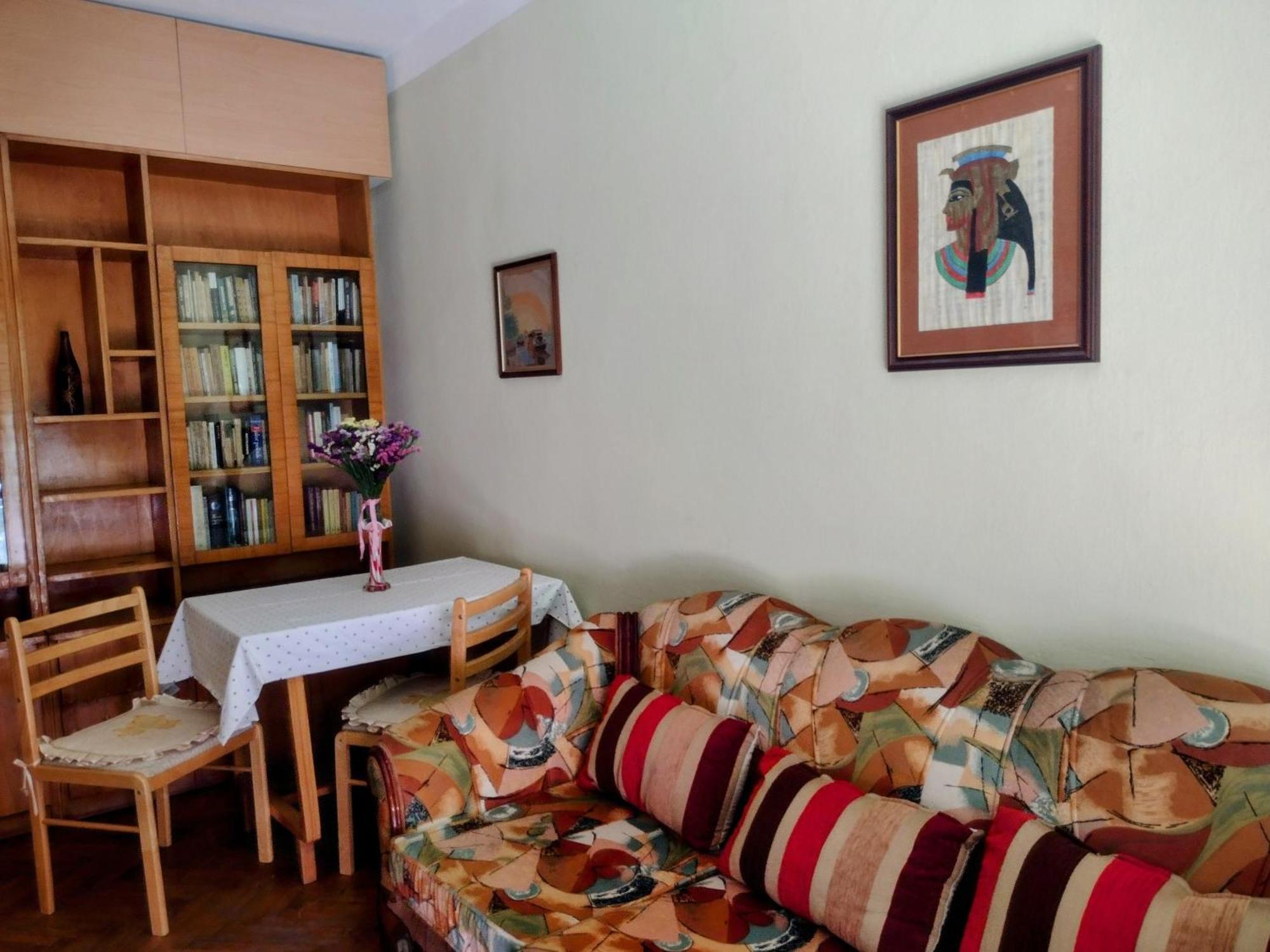 Era Echoes - Preserved Historical Apartment Tirana Buitenkant foto